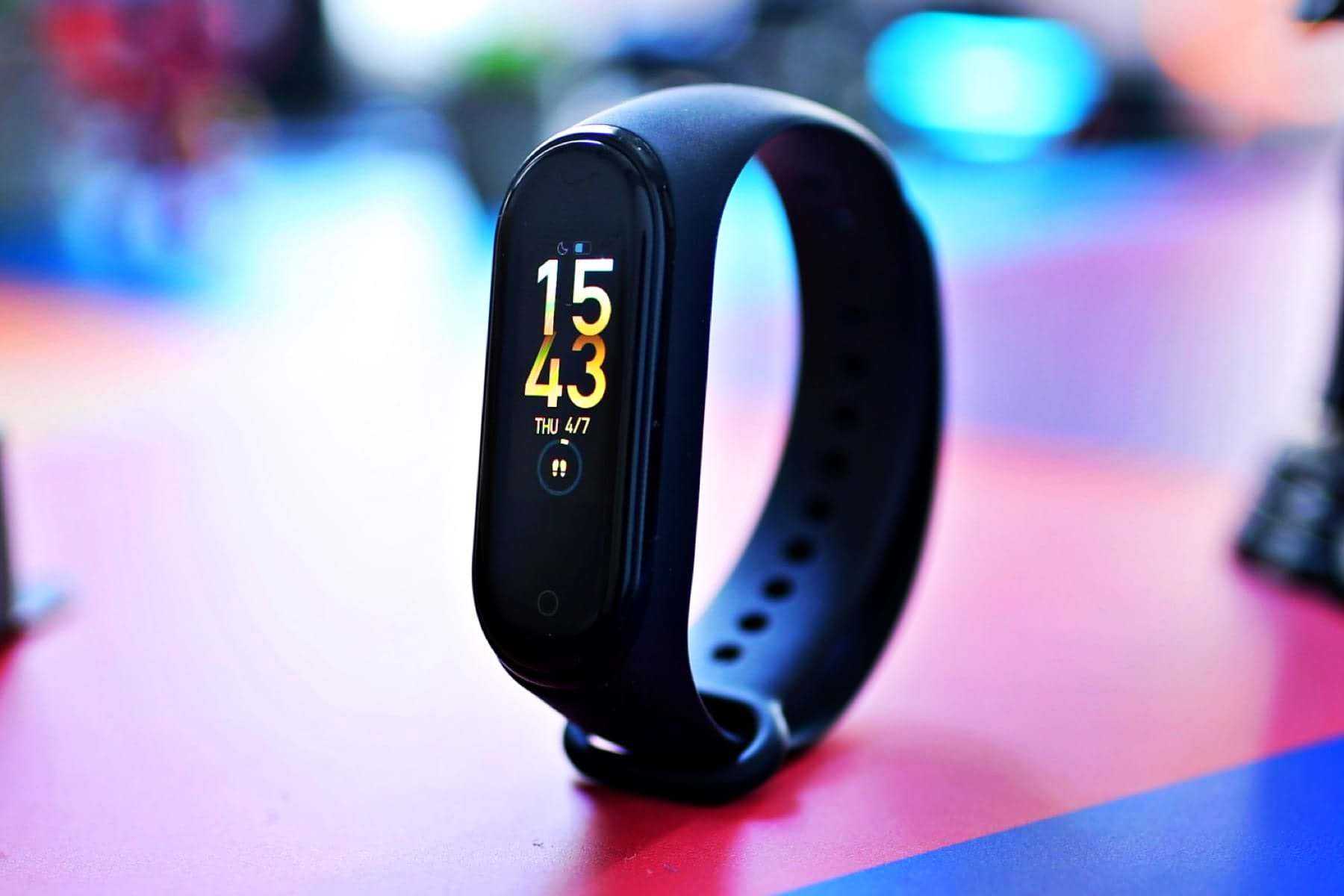 Обзор фитнес браслета xiaomi mi band 4 версии global — характеристики и отзыв про smart часы без nfc