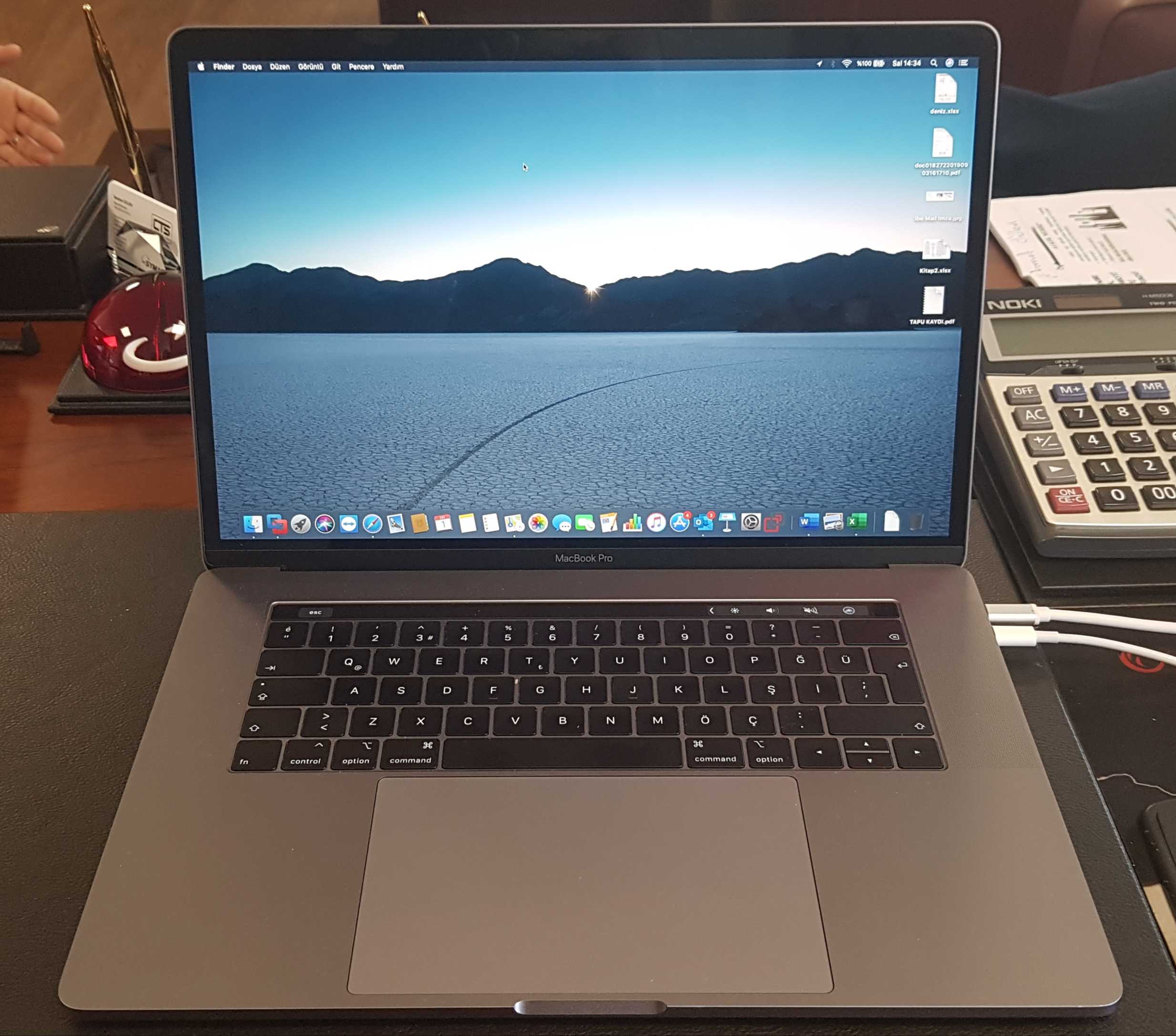 Macbook pro 2019. MACBOOK Pro 15 2019. MACBOOK Pro 15 inch 2019. Макбук про 2020 15 дюймов. MACBOOK Pro 13 2019.